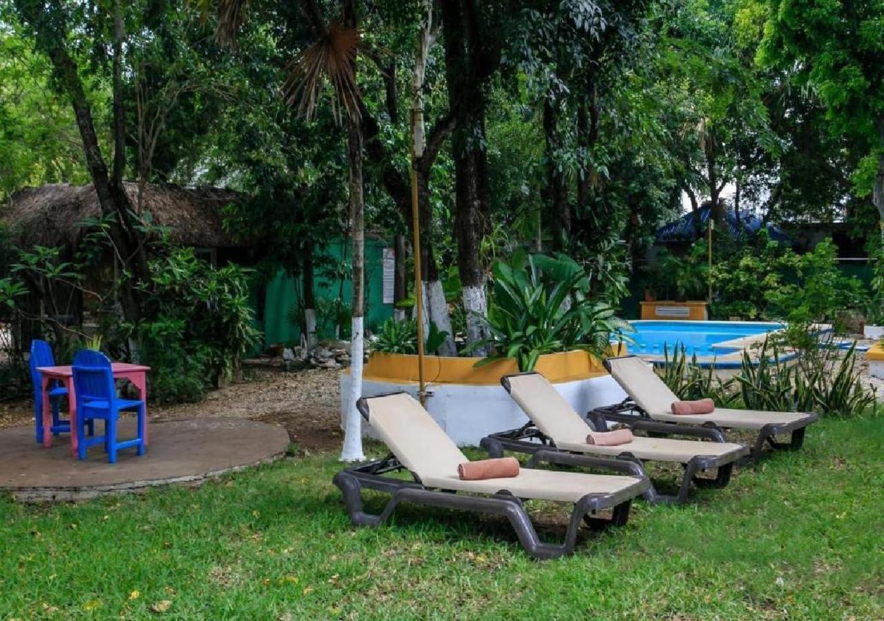 Esduma Iguanas Hotel Плая дел Кармен Екстериор снимка