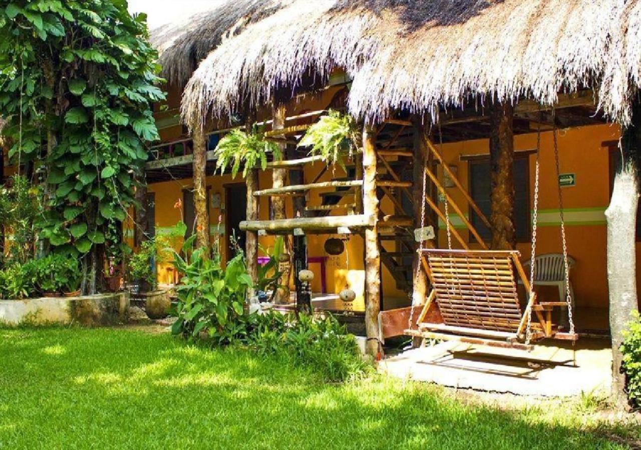 Esduma Iguanas Hotel Плая дел Кармен Екстериор снимка