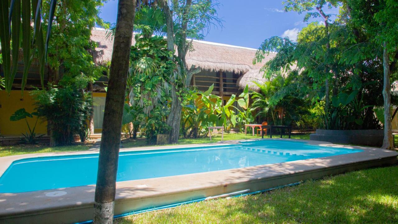 Esduma Iguanas Hotel Плая дел Кармен Екстериор снимка